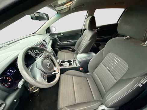 Used 2018 Kia Sportage LX image 17