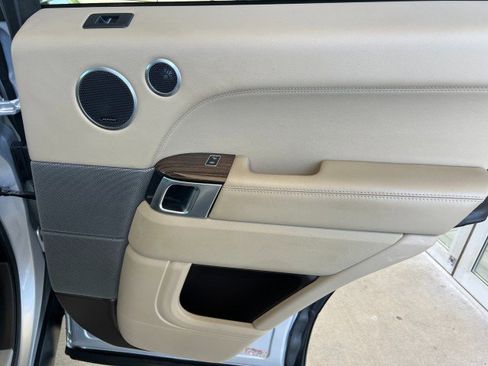 Used 2014 Land Rover Range Rover Sport HSE image 38