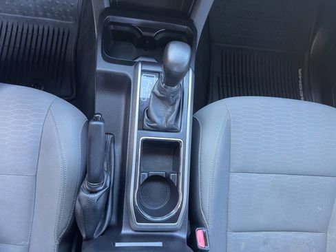 Used 2016 Toyota Tacoma SR5 w/ SR5 Appearance Package (SN) image 28