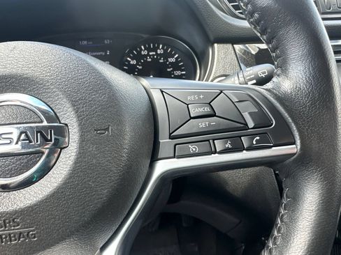 Used 2019 Nissan Rogue SV AWD/4WD image 51
