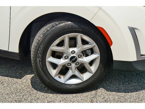 Used 2023 Kia Soul LX w/ LX Technology Package FWD image 26