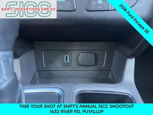 Used 2018 Ford Escape SE w/ SE Sport Appearance Package image 19