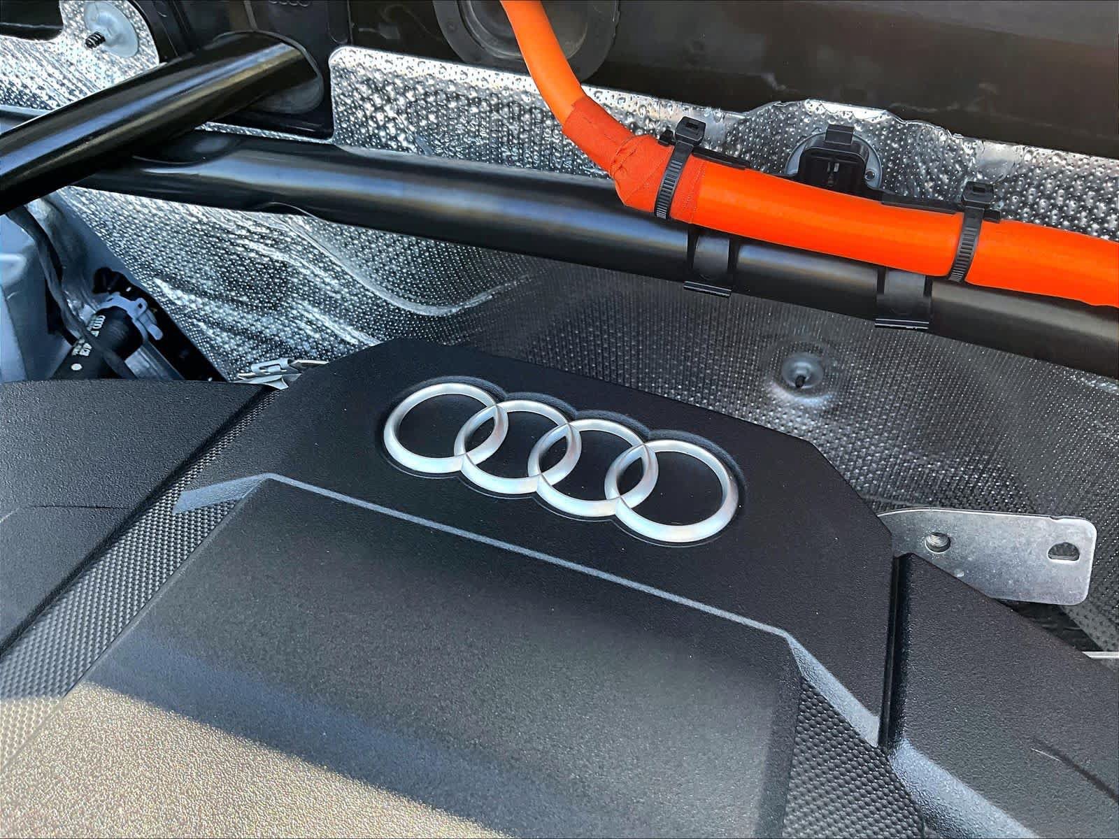 Used 2022 Audi Q5 e Prestige AWD/4WD image 36
