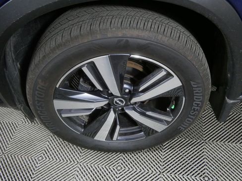 Used 2023 Nissan Rogue SL AWD/4WD image 12