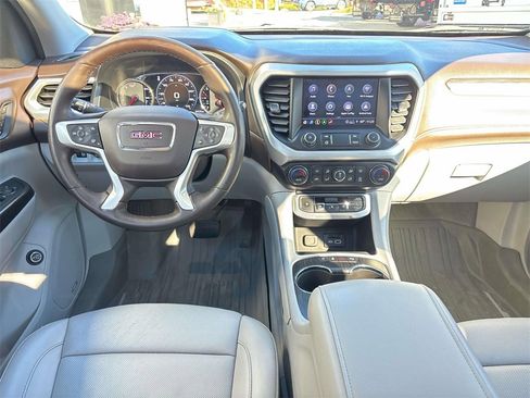 Used 2023 GMC Acadia SLT w/ Technology Package image 10