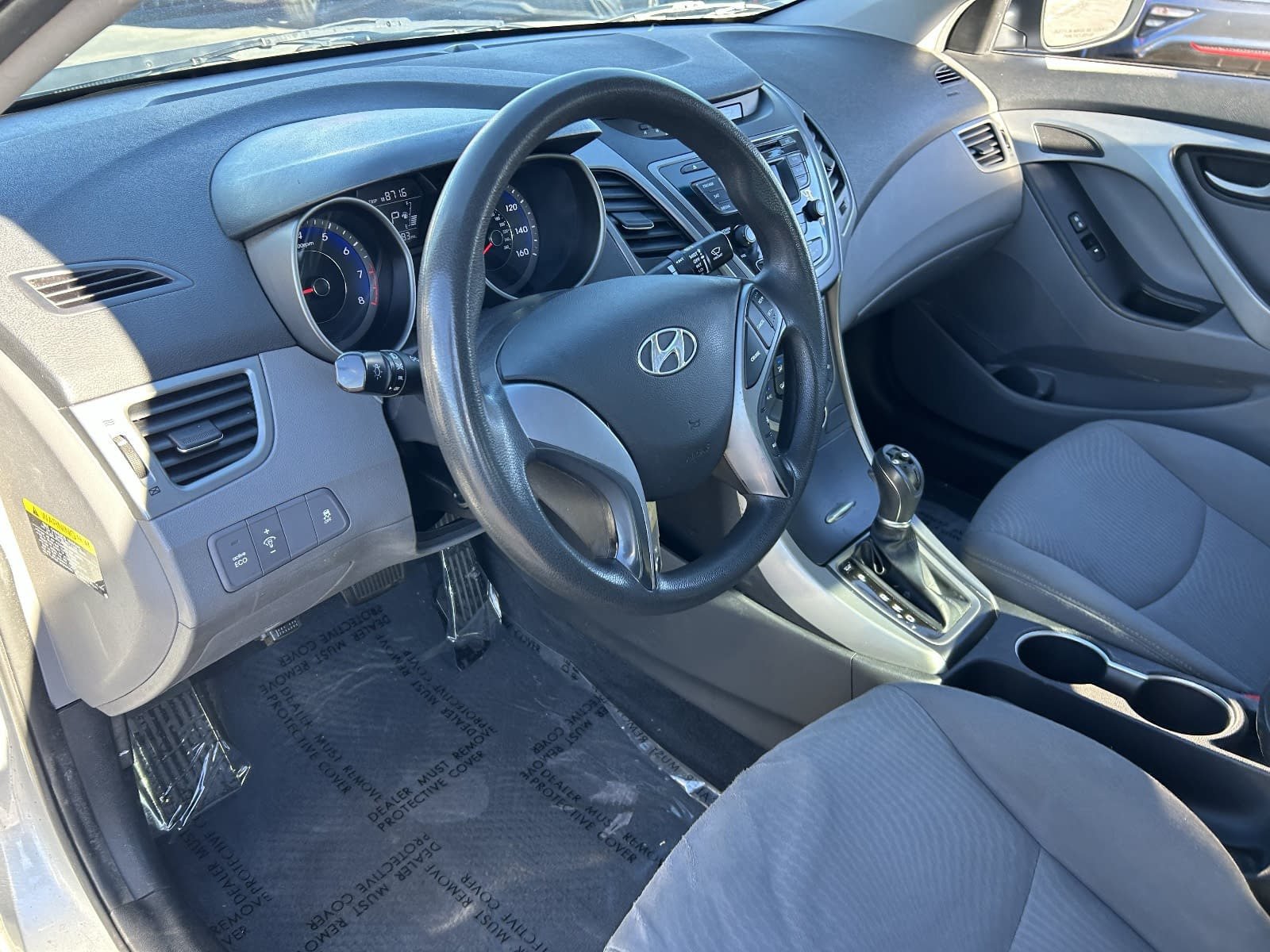 Used 2015 Hyundai Elantra SE FWD image 21