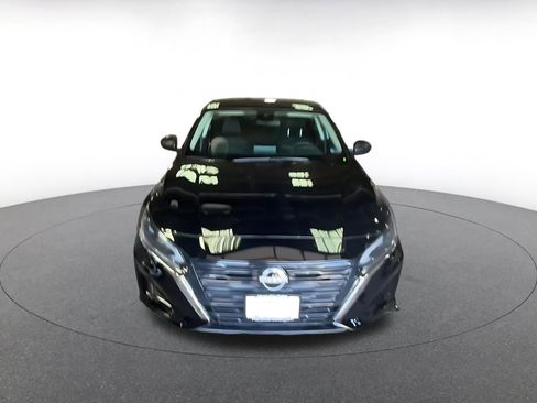 Used 2025 Nissan Altima 2.5 SV FWD image 4