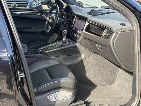 Used 2021 Porsche Macan S image 15