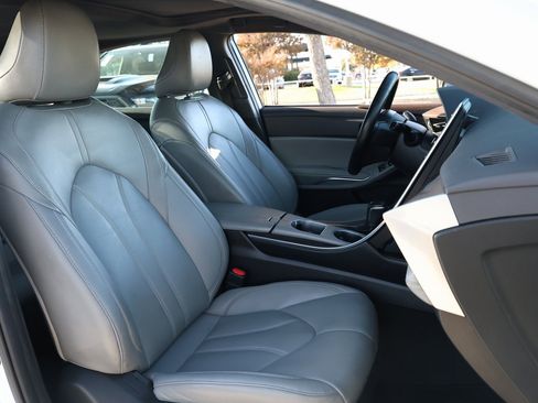 Used 2020 Toyota Avalon XLE image 31