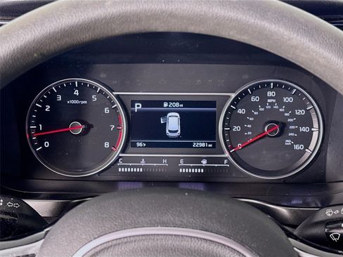 Certified 2023 Kia Sorento LX FWD image 13
