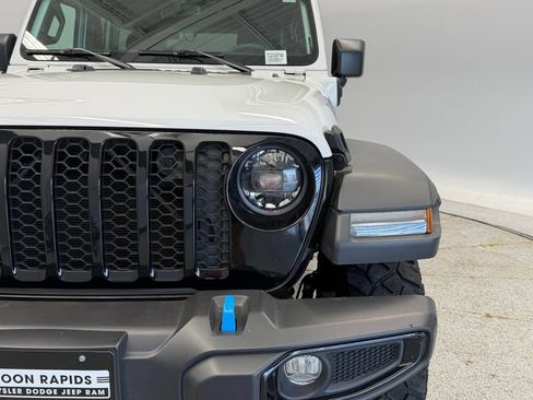 Used 2023 Jeep Wrangler Unlimited w/ Sun & Screen Package AWD/4WD image 4