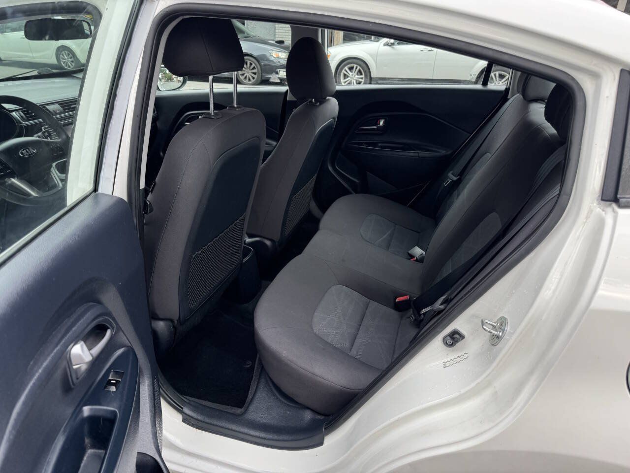 Used 2016 Kia Rio LX FWD image 3