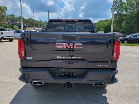 Used 2023 GMC Sierra 1500 AT4 w/ AT4 Premium Package AWD/4WD image 5