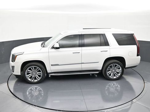 Used 2020 Cadillac Escalade 2WD image 13