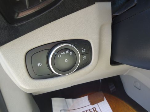 Used 2022 Ford Transit Connect XLT FWD image 15