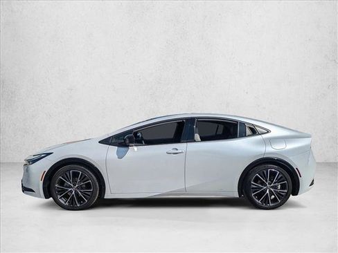 Used 2023 Toyota Prius XLE image 9