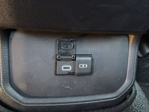 Used 2024 Toyota Highlander XSE FWD image 16