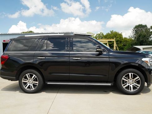 Used 2022 Ford Expedition Limited AWD/4WD image 3