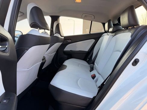 Used 2017 Toyota Prius Four image 27