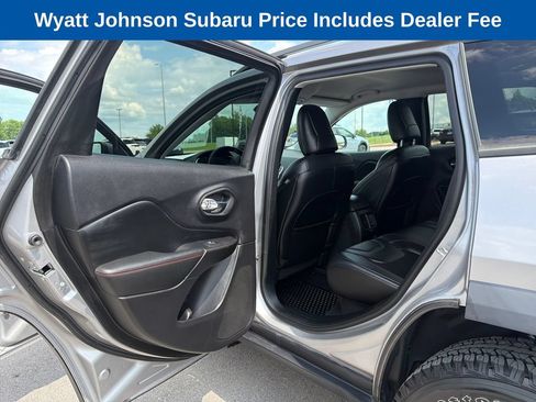 Used 2020 Jeep Cherokee Trailhawk w/ Cold Weather Group AWD/4WD image 36