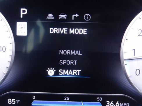 Used 2024 Hyundai Elantra SEL w/ Convenience Package FWD image 46