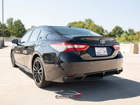 Used 2019 Toyota Camry SE w/ Convenience Package image 5
