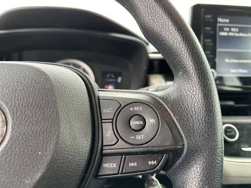 Used 2022 Toyota Corolla LE image 9
