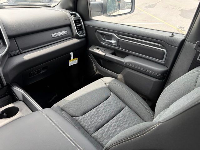 New 2026 RAM 1500 Big Horn AWD/4WD image 34