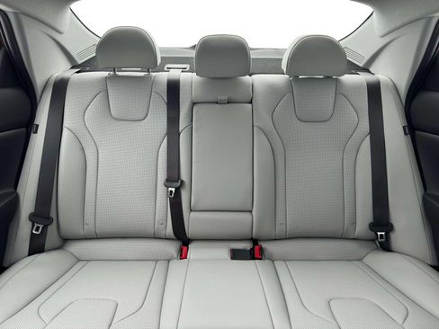 New 2026 Hyundai Elantra Limited FWD image 16