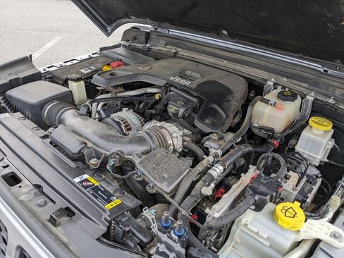 Used 2021 Jeep Gladiator Sport image 53