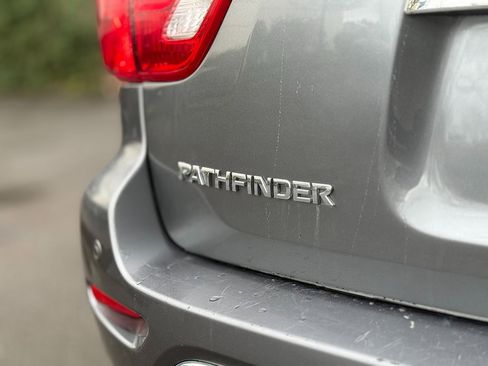 Used 2020 Nissan Pathfinder S image 9