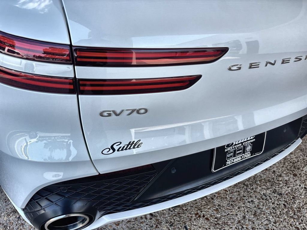 Used 2023 Genesis GV70 2.5T w/ Sport Prestige Package AWD/4WD image 33