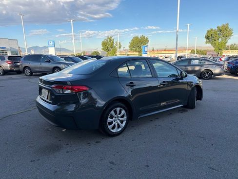Used 2025 Toyota Corolla LE FWD image 5