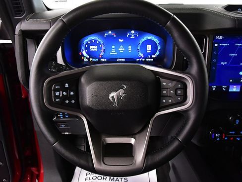 Used 2025 Ford Bronco Badlands AWD/4WD image 19