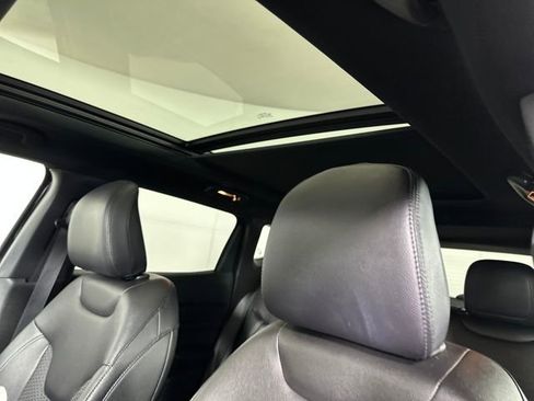 Used 2024 Jeep Compass Latitude w/ Sun and Sound Group image 12