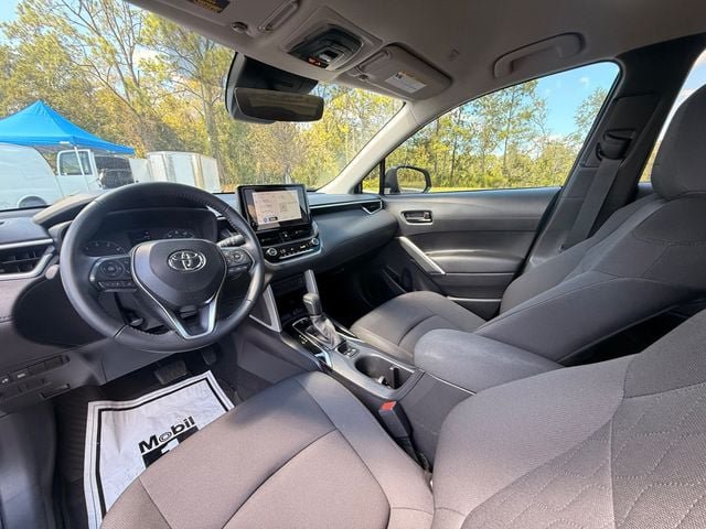Used 2025 Toyota Corolla Cross LE FWD image 13