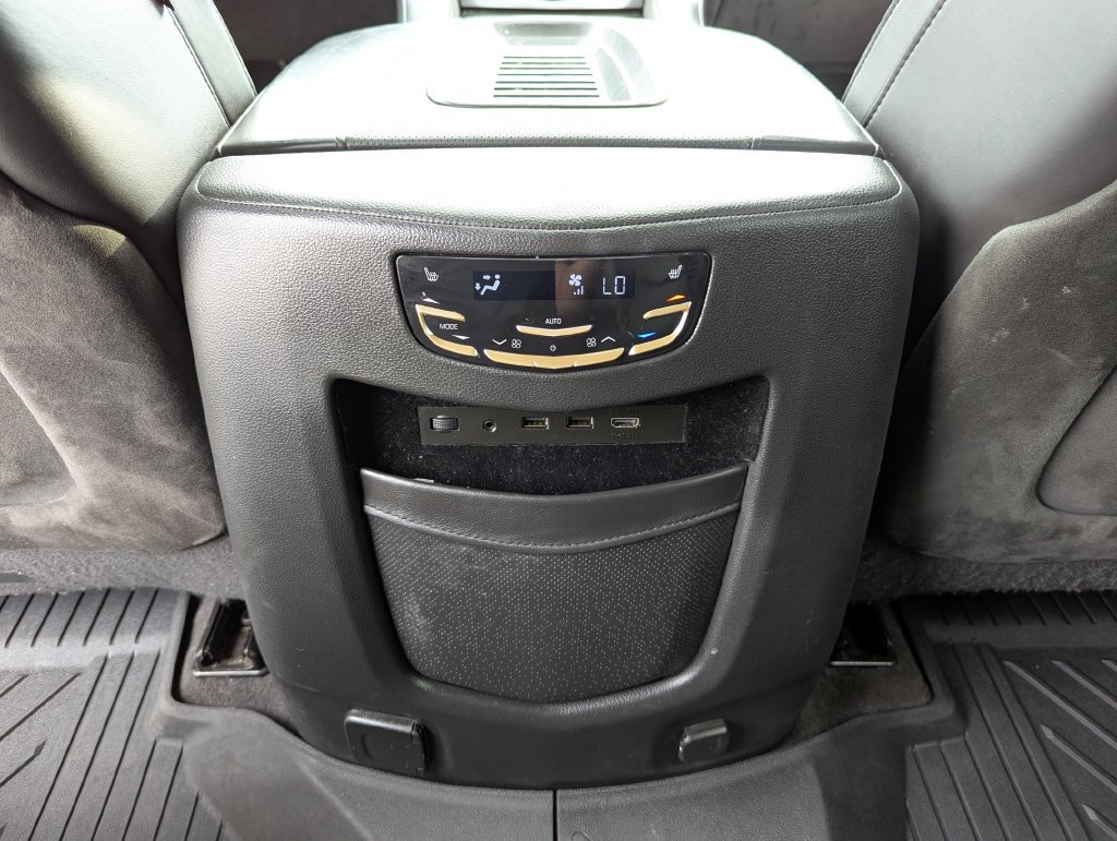 Used 2020 Cadillac Escalade Platinum AWD/4WD image 45