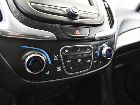 Used 2020 Chevrolet Equinox LT image 22