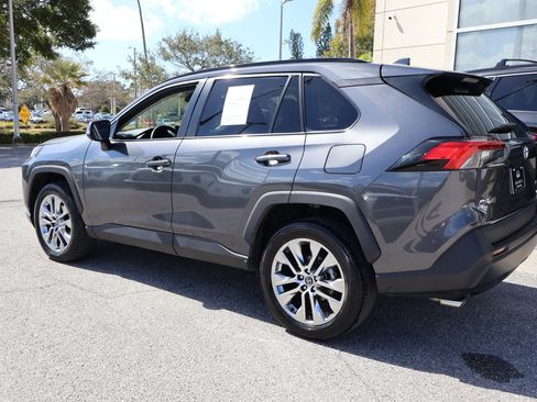 Used 2020 Toyota RAV4 XLE Premium image 7
