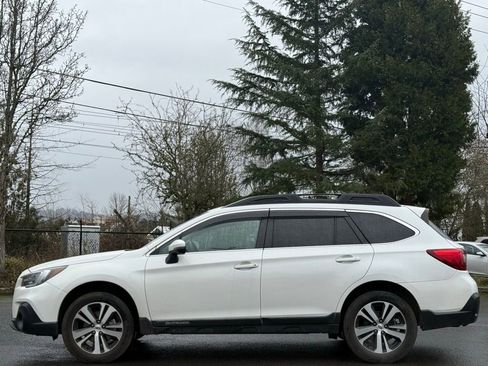 Used 2018 Subaru Outback 2.5i Limited image 2
