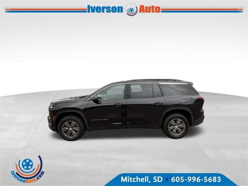 Used 2024 Chevrolet Traverse LT AWD/4WD image 1