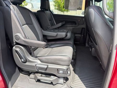 Used 2024 Honda Odyssey Sport image 14