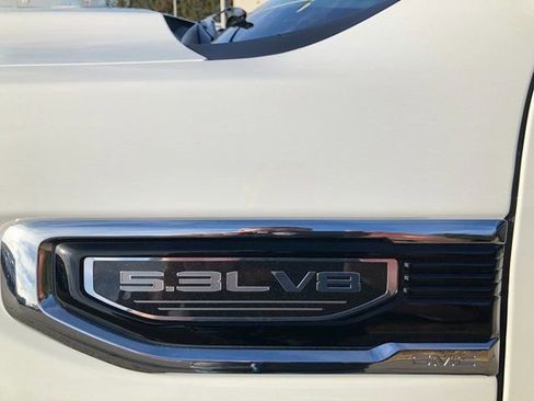 Used 2024 GMC Sierra 1500 SLT image 25