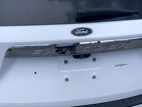 Used 2022 Ford Explorer XLT RWD image 31
