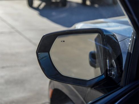 Used 2023 Cadillac Escalade Sport Platinum w/ LPO, ONYX Package image 31