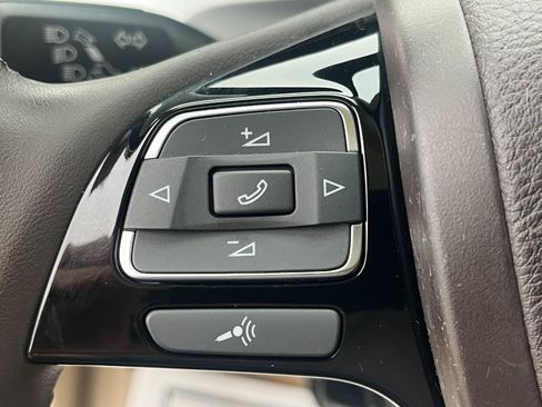 Used 2013 Volkswagen Touareg TDI AWD/4WD image 32