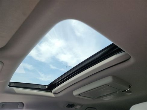 Used 2018 Honda Odyssey Elite image 9