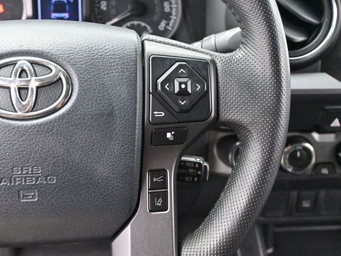 Used 2020 Toyota Tacoma TRD Off-Road AWD/4WD image 15
