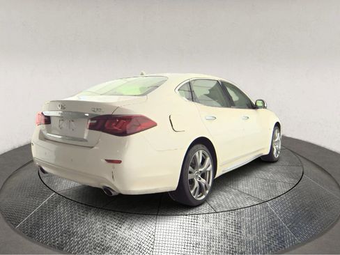 Used 2016 INFINITI Q70 L 3.7 image 2