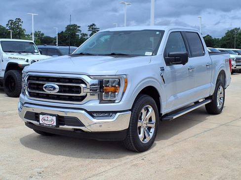 Used 2022 Ford F150 XLT w/ Equipment Group 302A High AWD/4WD image 3